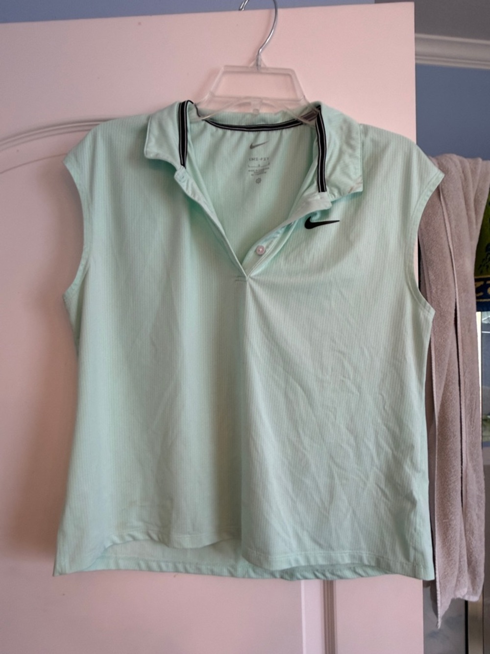 Nike Women’s Mint Green Sleeveless Polo Tank with Swoosh